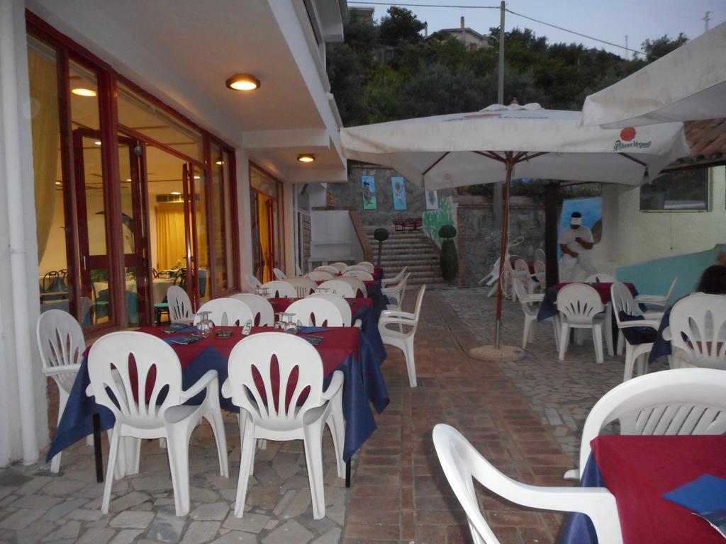 Hotel La Carruba Cetraro Exterior foto